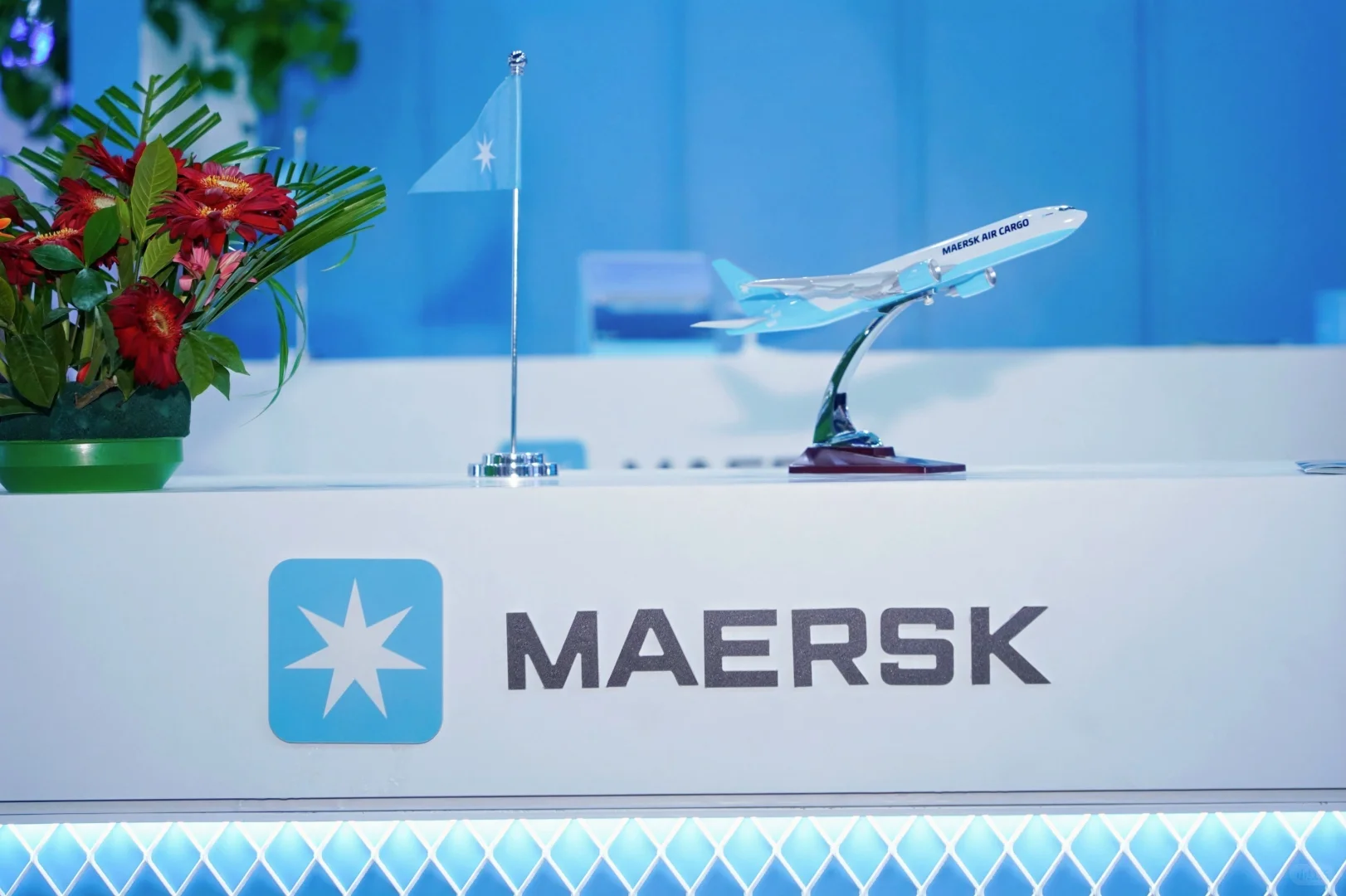 今日要闻：怎么展会里都是男摄