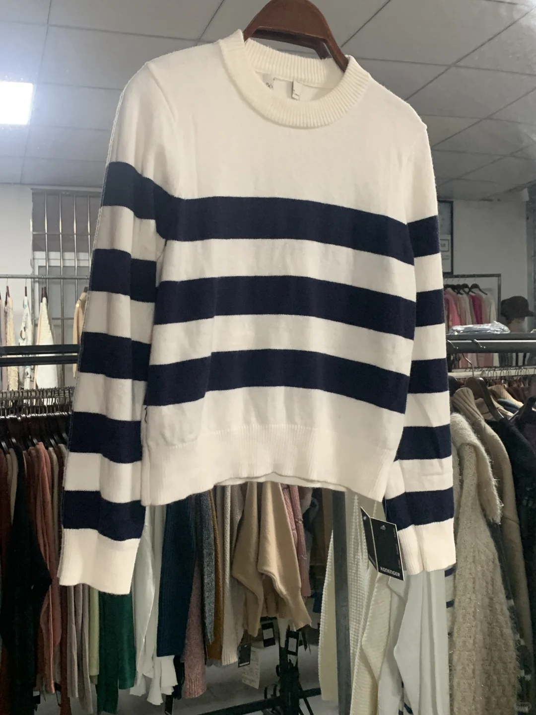 大学生寒假卖衣服挣生活费！