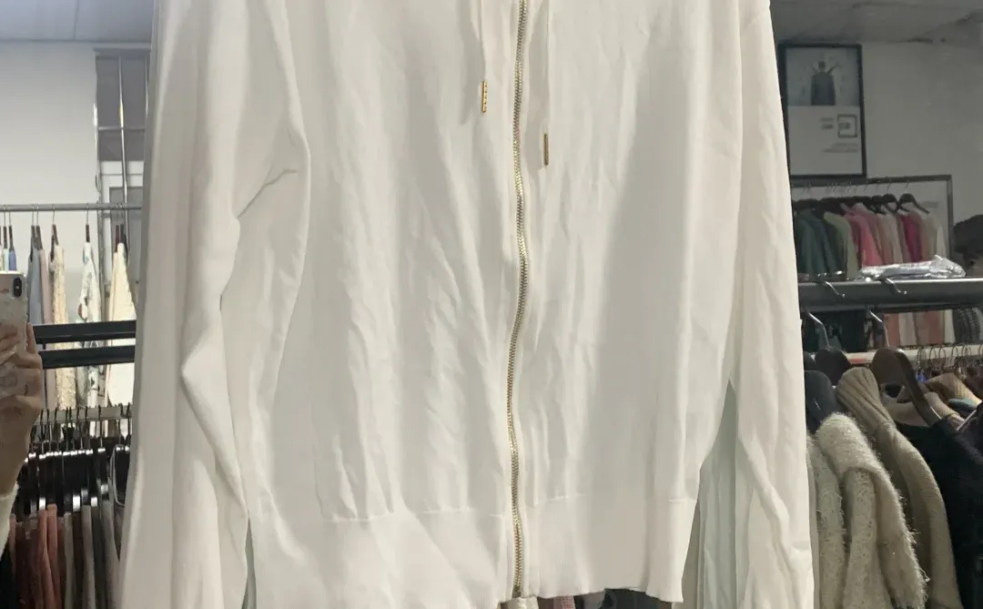 大学生寒假卖衣服挣生活费！