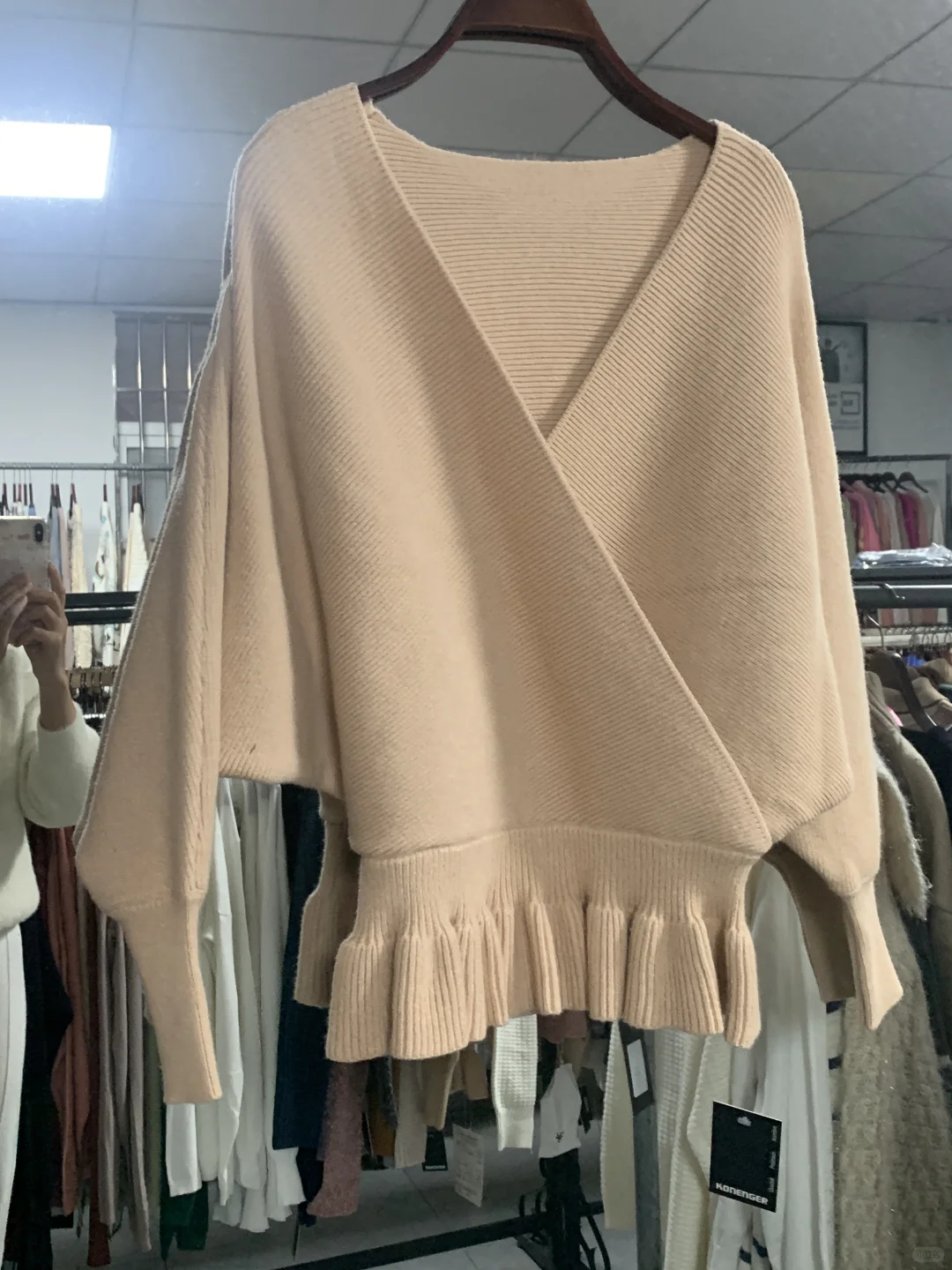 大学生寒假卖衣服挣生活费！