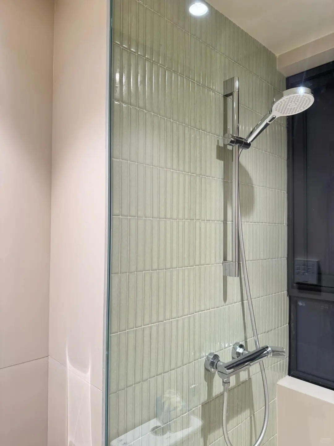 遂宁瓷砖｜绿色马赛克浴室