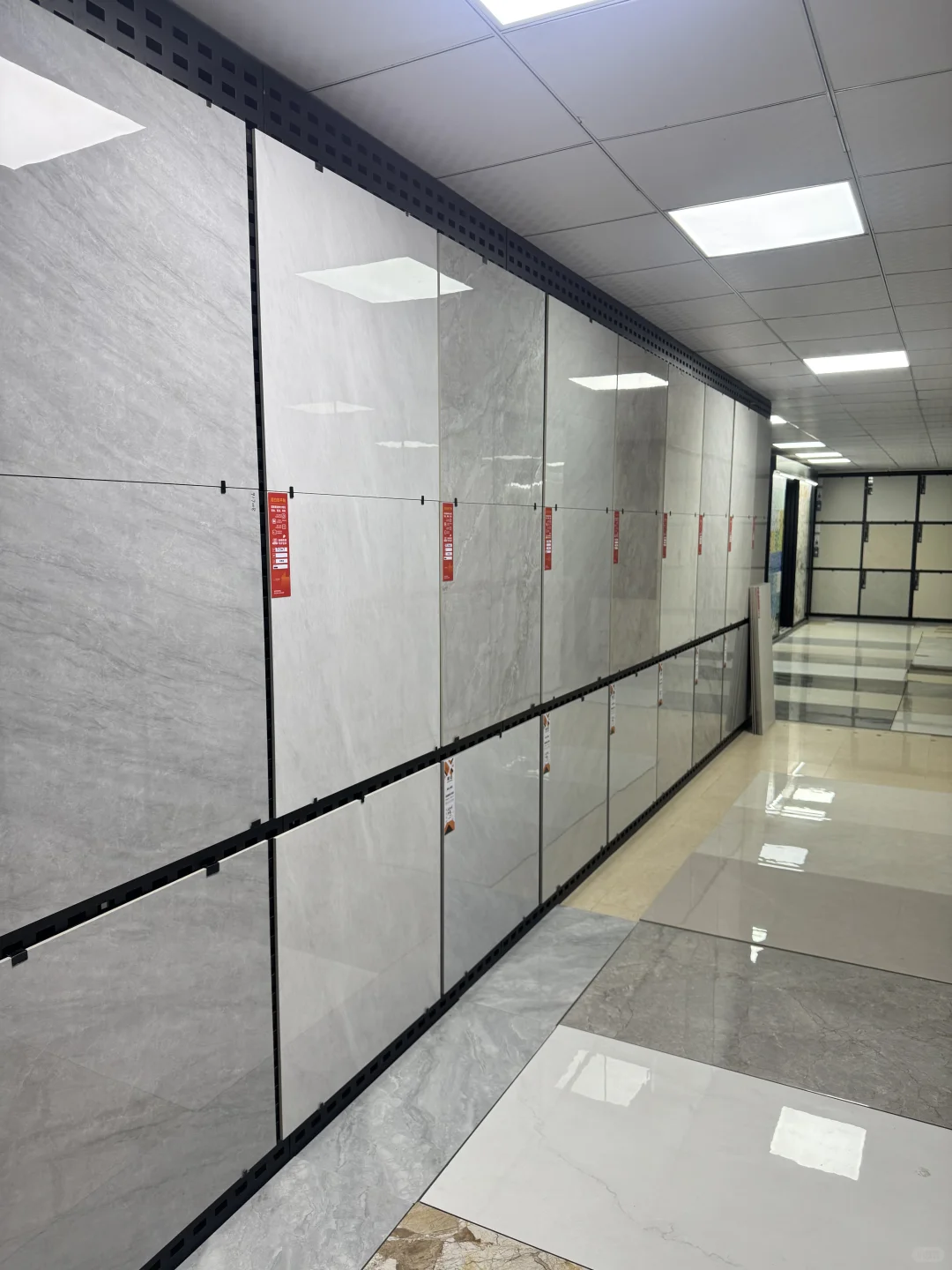 惠州瓷砖批发源头工厂！瓷砖仓库送货上门?