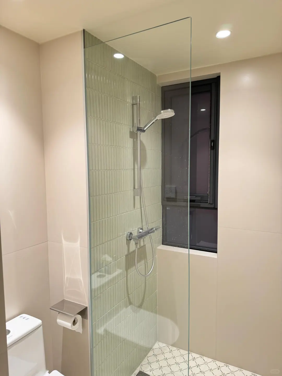 遂宁瓷砖｜绿色马赛克浴室