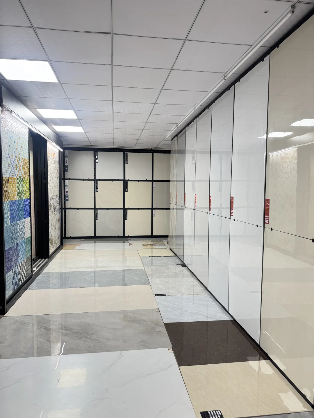 惠州瓷砖批发源头工厂！瓷砖仓库送货上门?