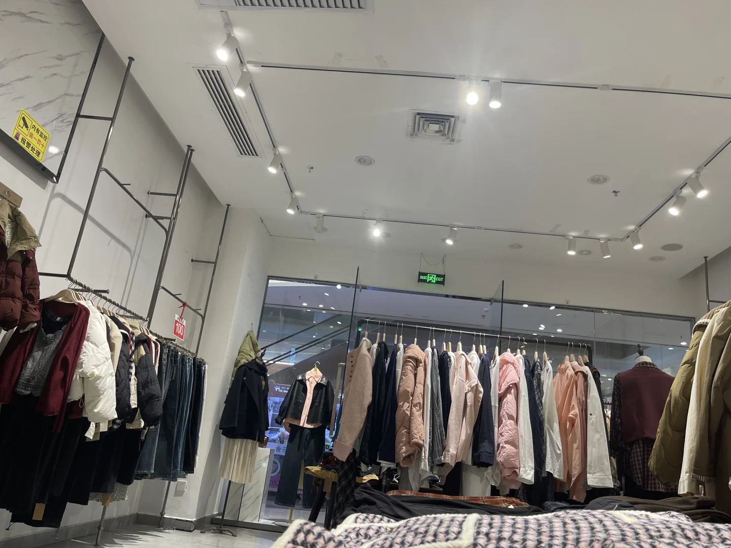 服装行业的旺季进入寒冬