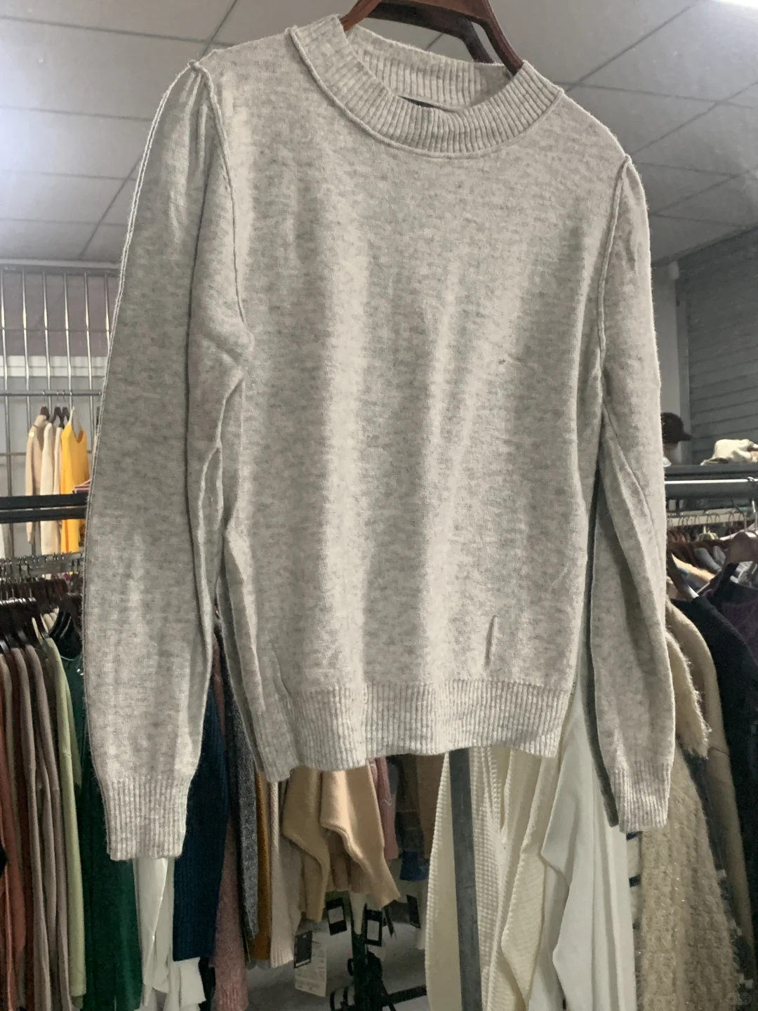 大学生寒假卖衣服挣生活费！