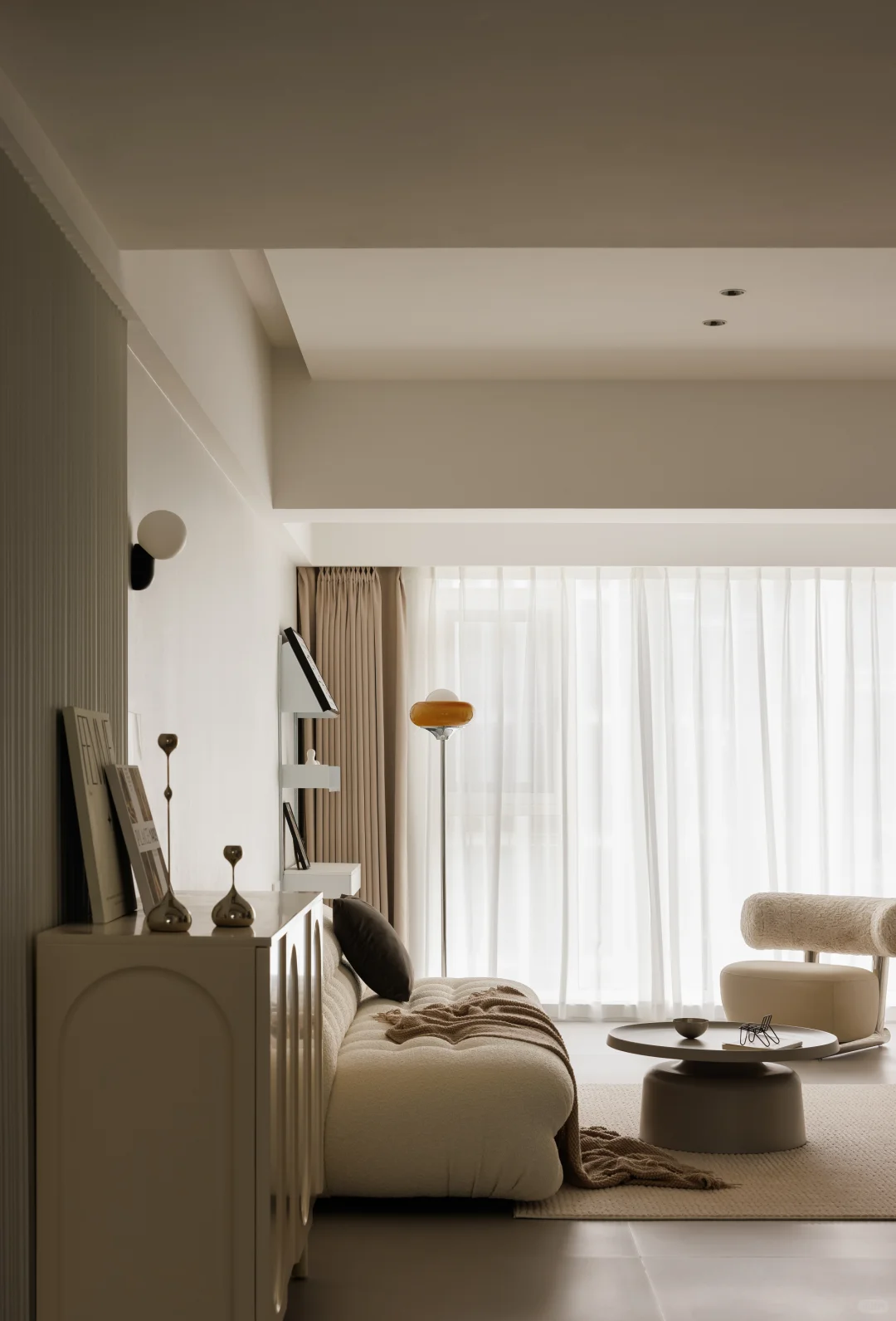 奶油风的温柔，水泥灰的硬朗，绝配！