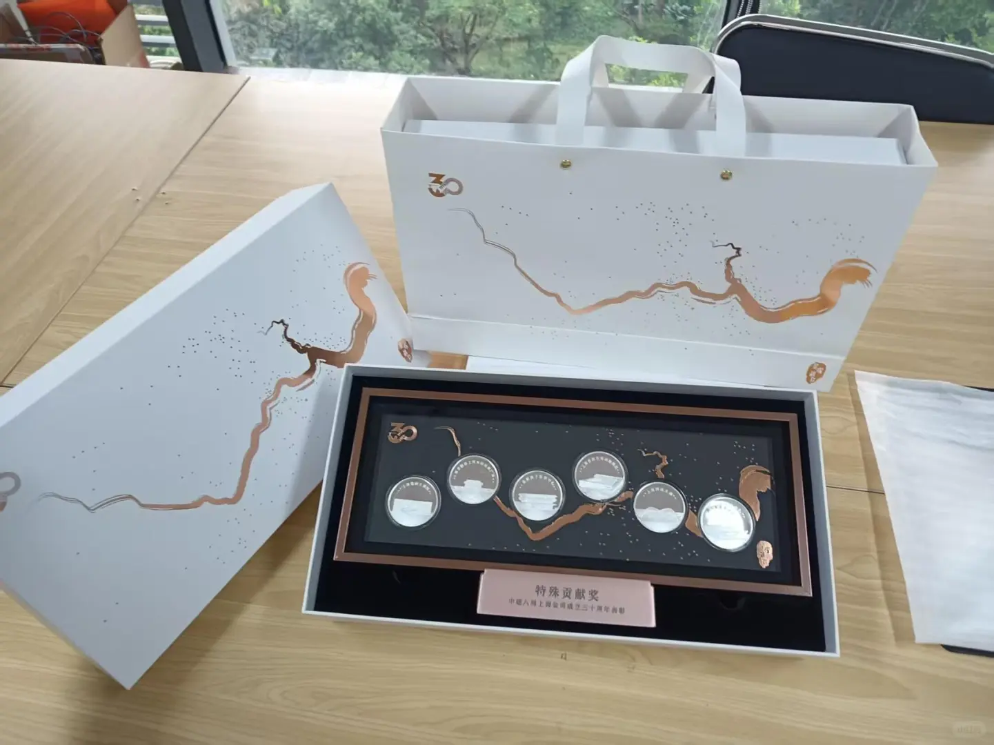 企业礼品定制天花板！从上市礼到春节礼盒