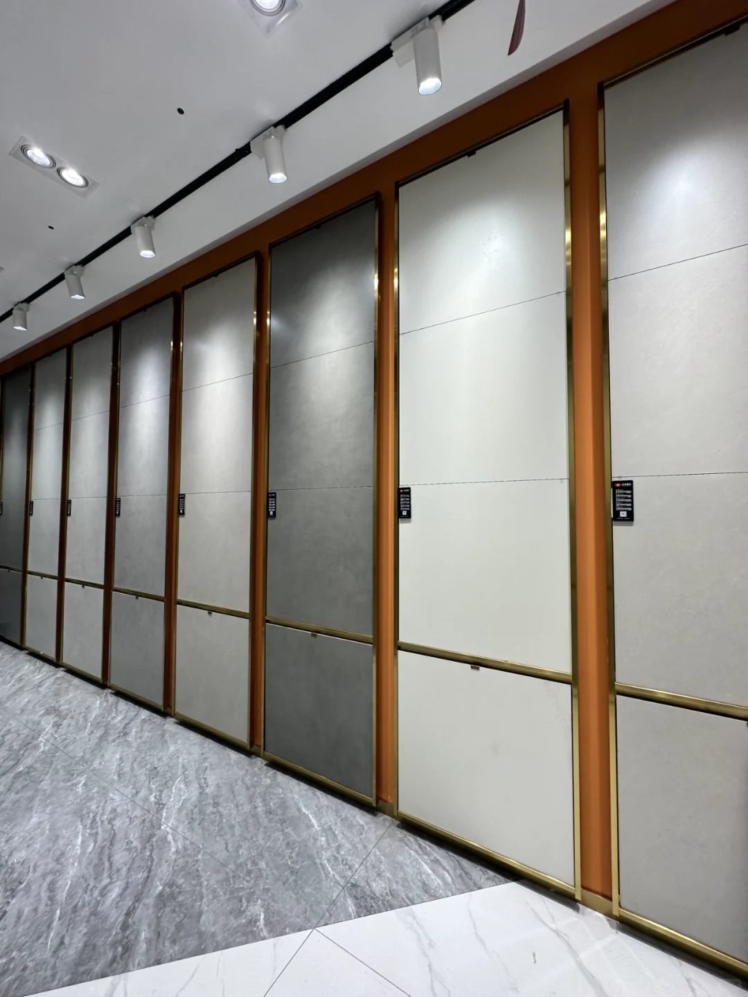 购瓷砖,只在这家!仓库直供,价格超低!