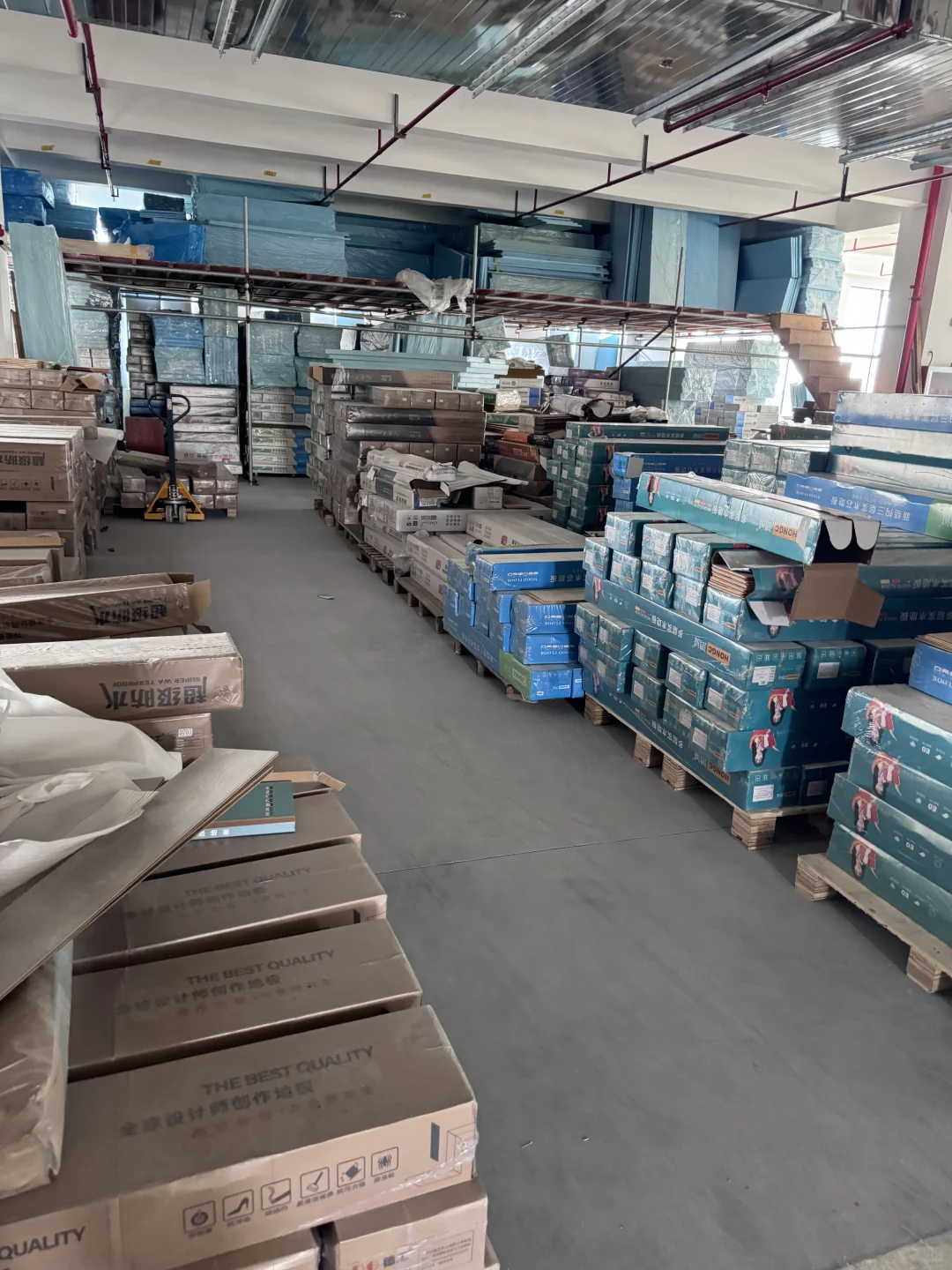 嘉兴地板批发仓库！！