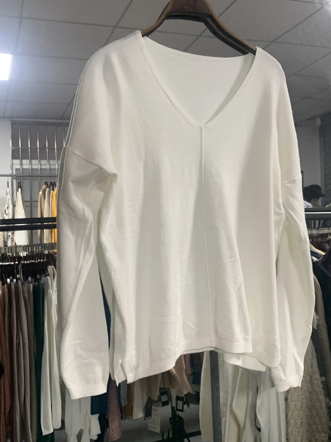 大学生寒假卖衣服挣生活费！