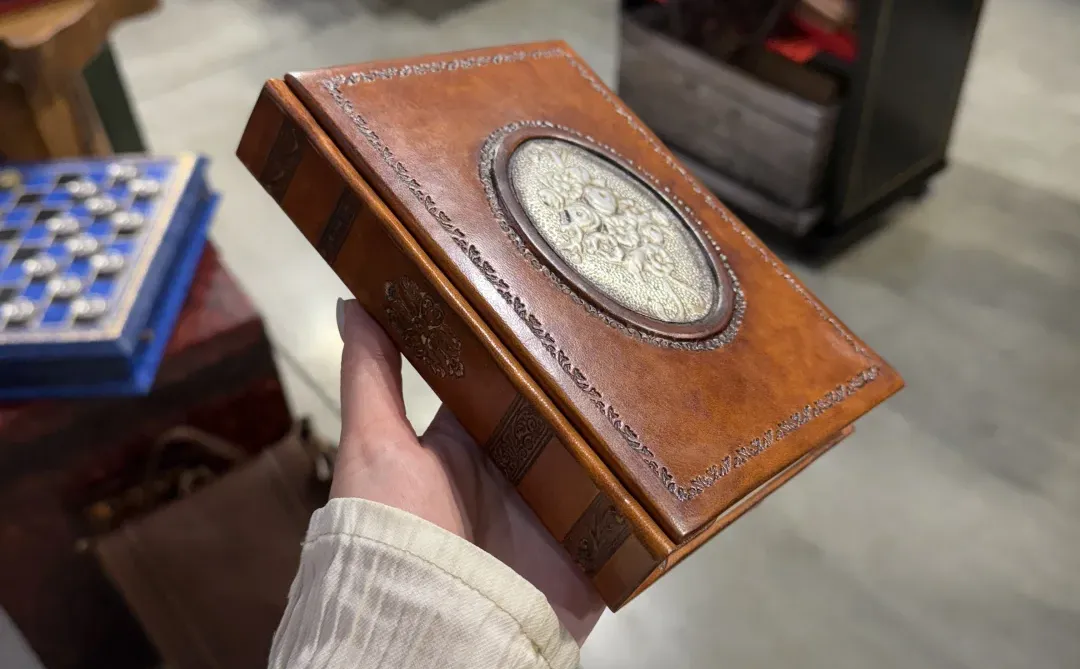 米兰展会买到的笔记本，颜值高到舍不得写！