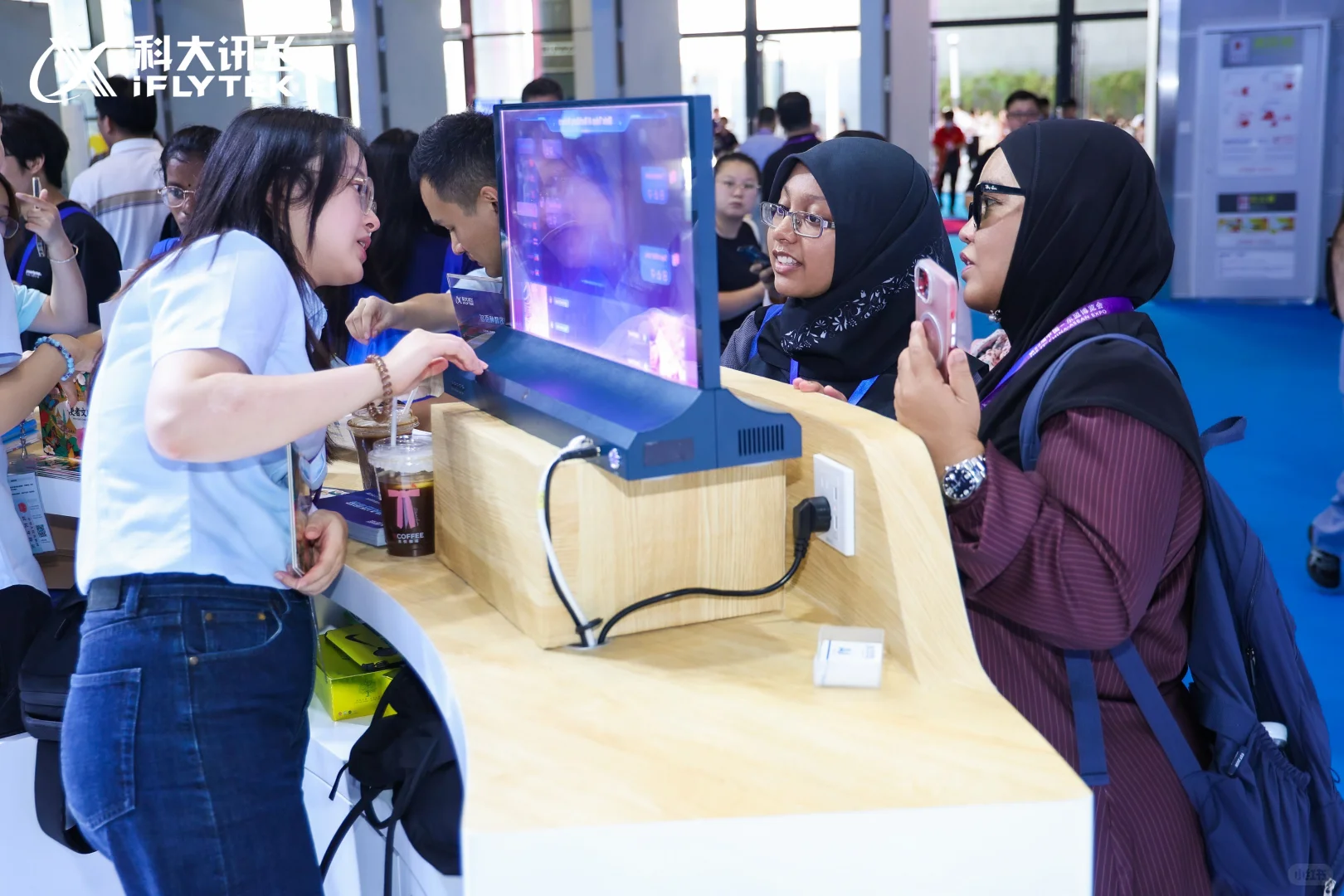 你们谁在东博会看到蓝色“菌子”了？