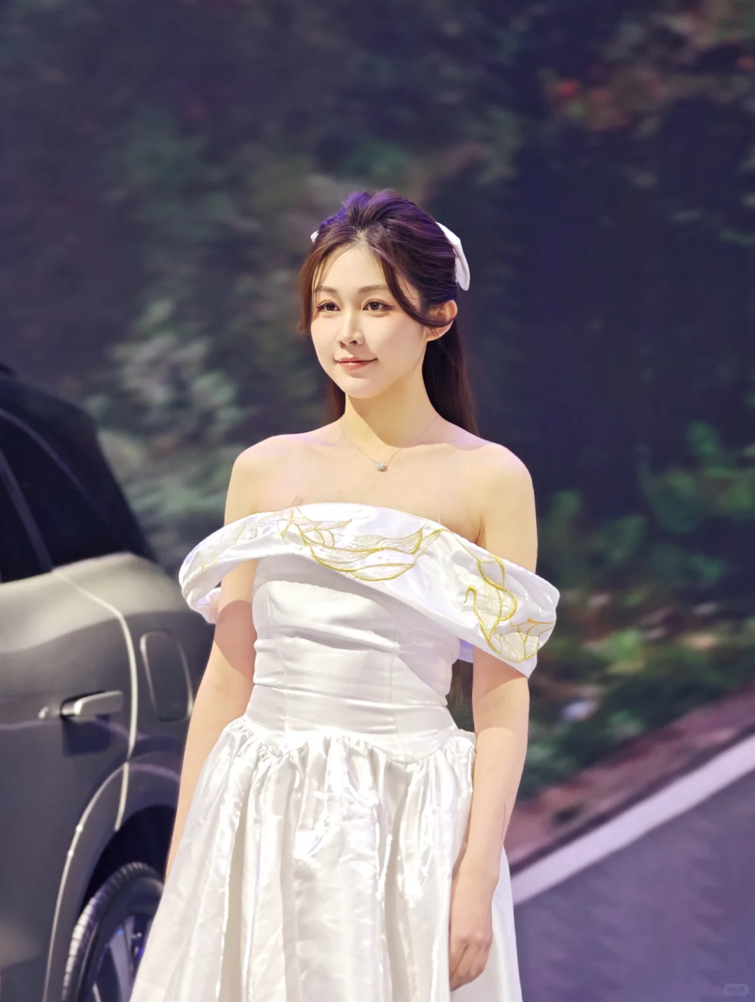 2025义乌车展比亚迪展台模特小姐姐，快去拍