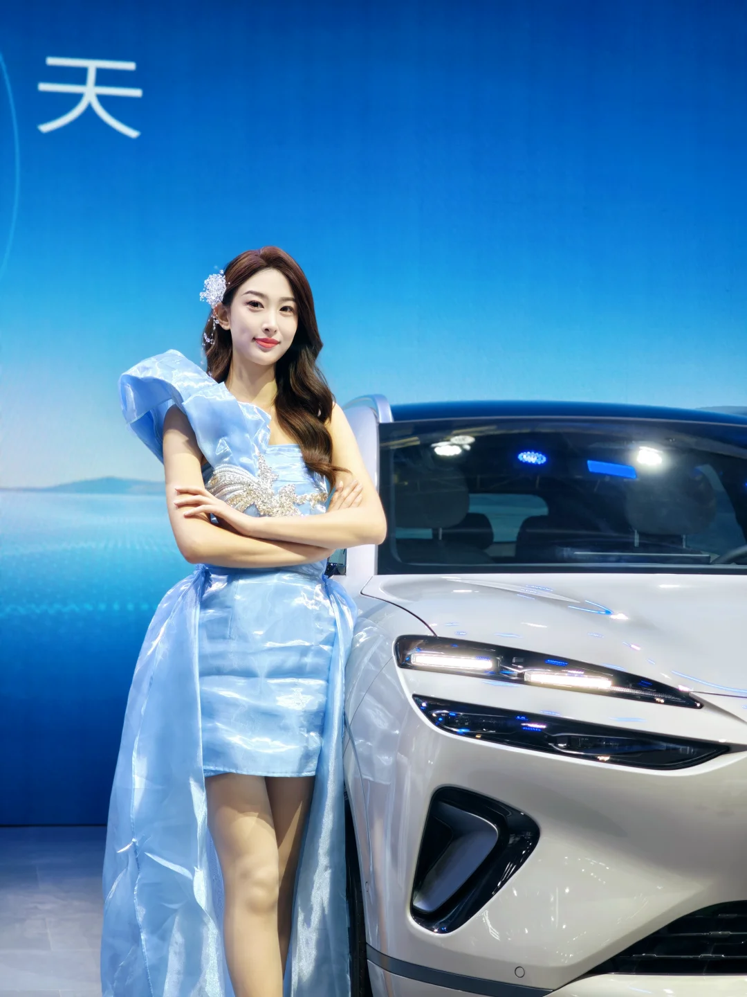 2025义乌车展比亚迪展台模特小姐姐，快去拍