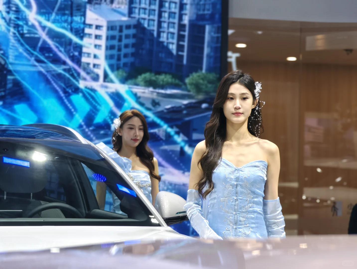 2025义乌车展比亚迪展台模特小姐姐，快去拍