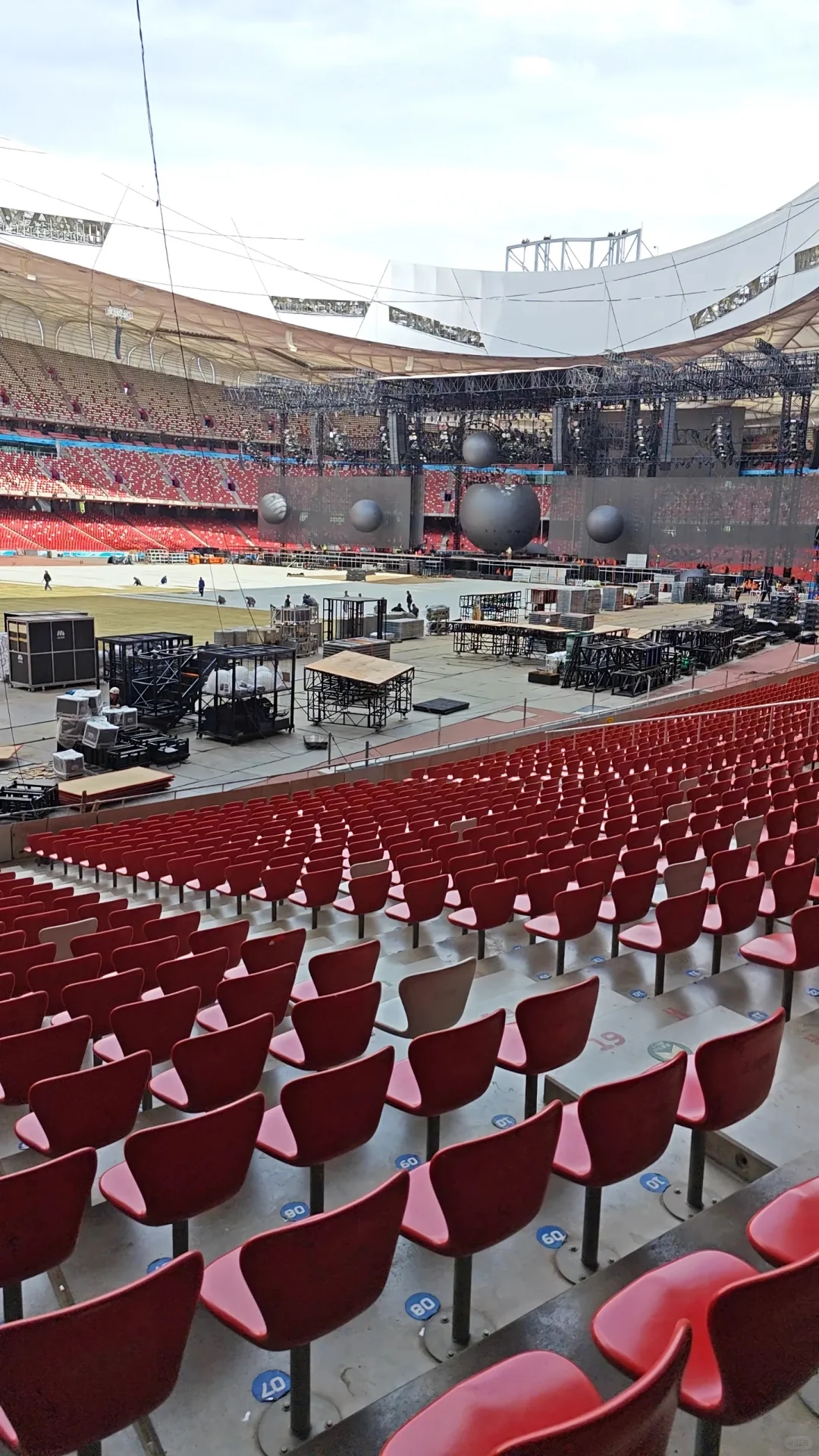 沙发桌椅物料、会场布置、舞台搭建，年会