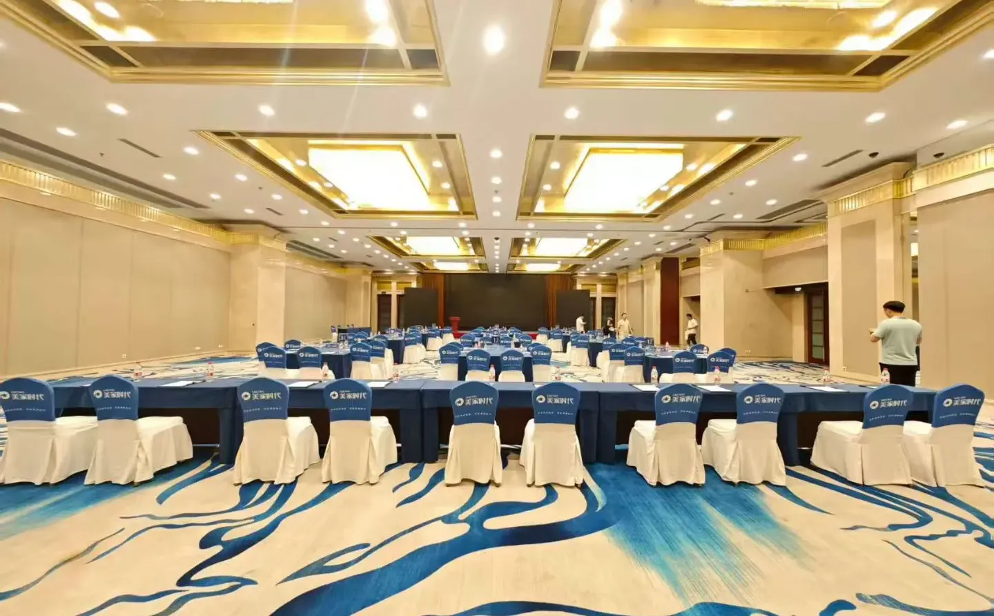 好久没来美家时代的一线战场了，亲切！