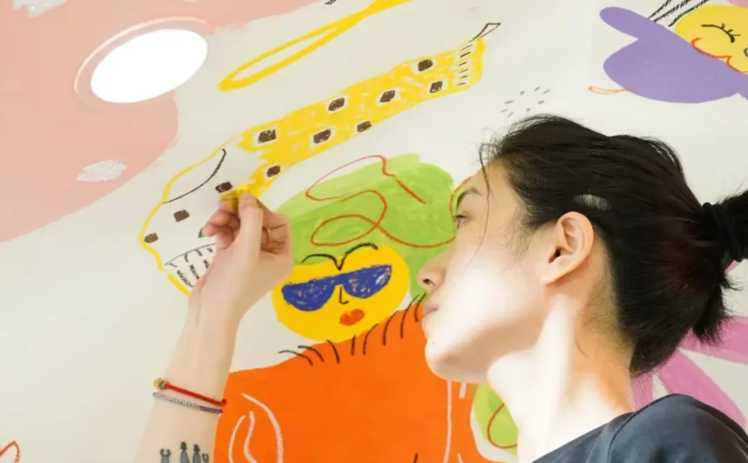 重装开业｜和插画师孙佳艺，打造袜子天花板