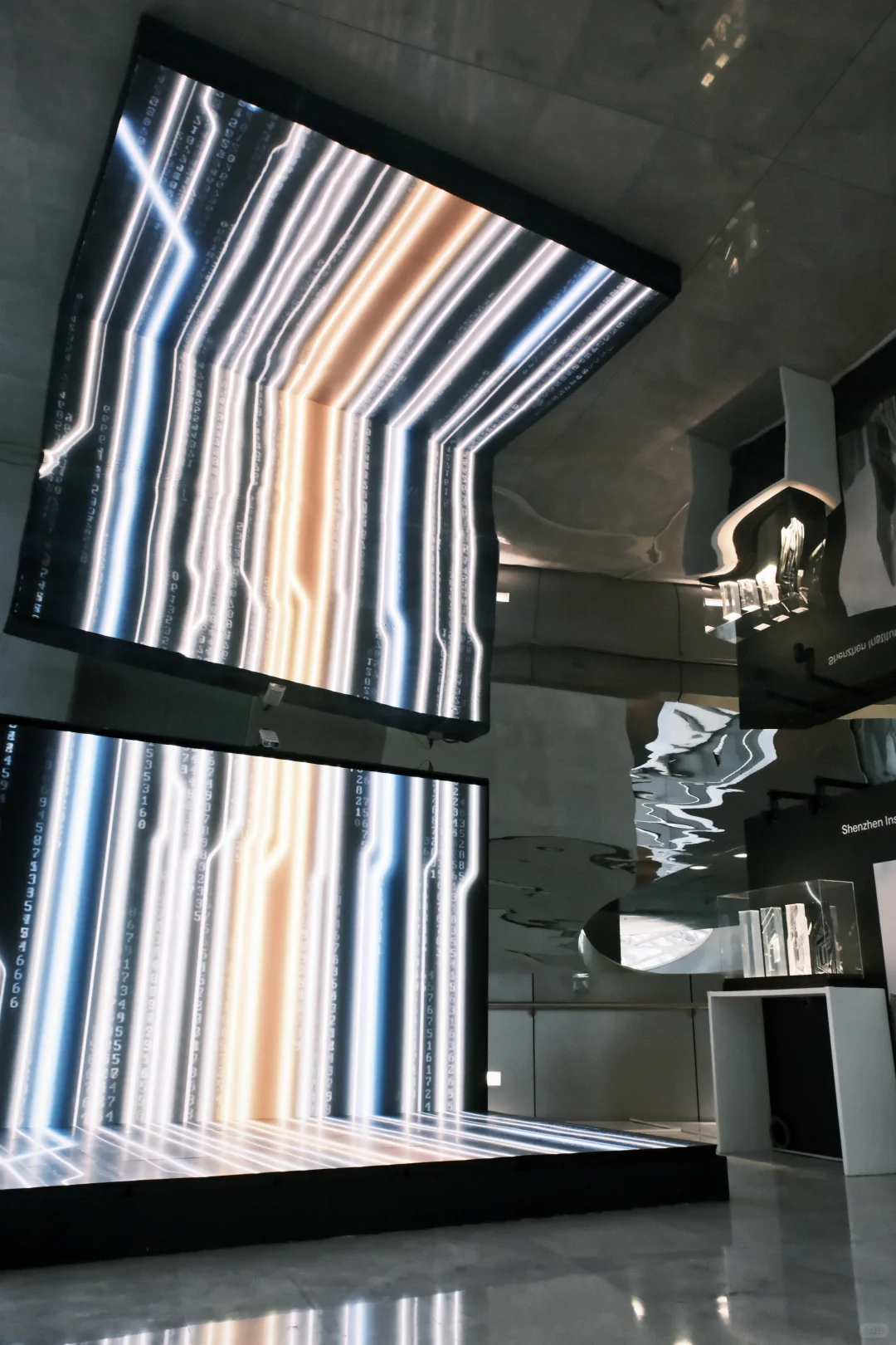 深圳新展?用未来感重新定义21世纪建筑美