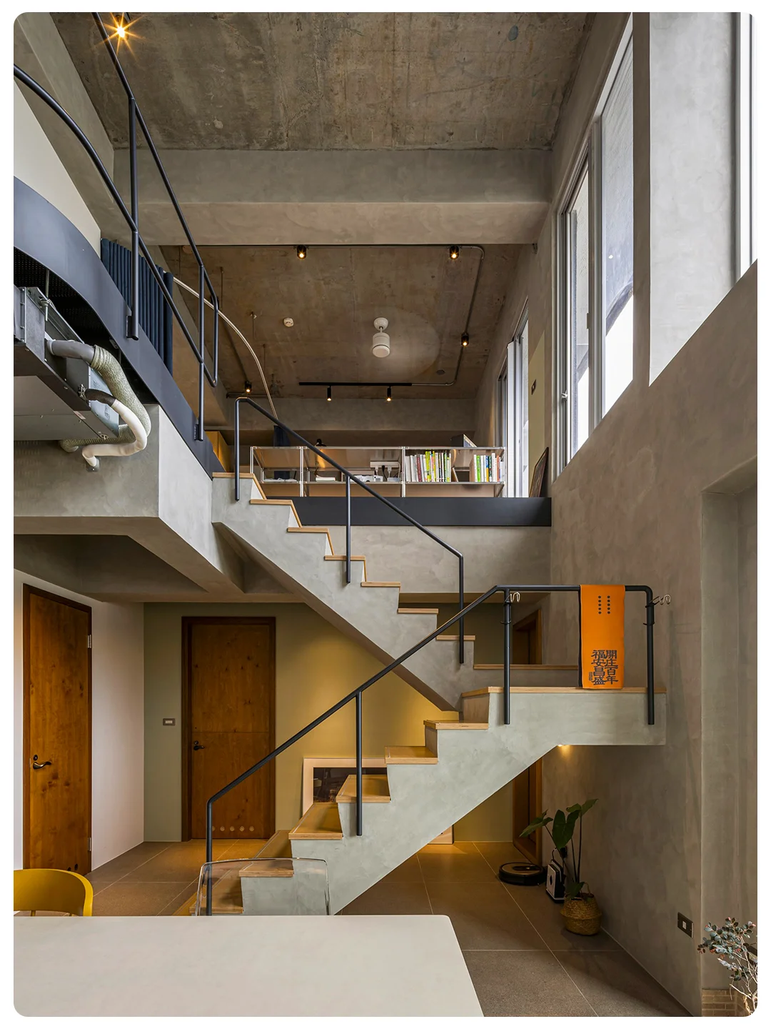 ?Loft 变身 “工业风全能小家”！