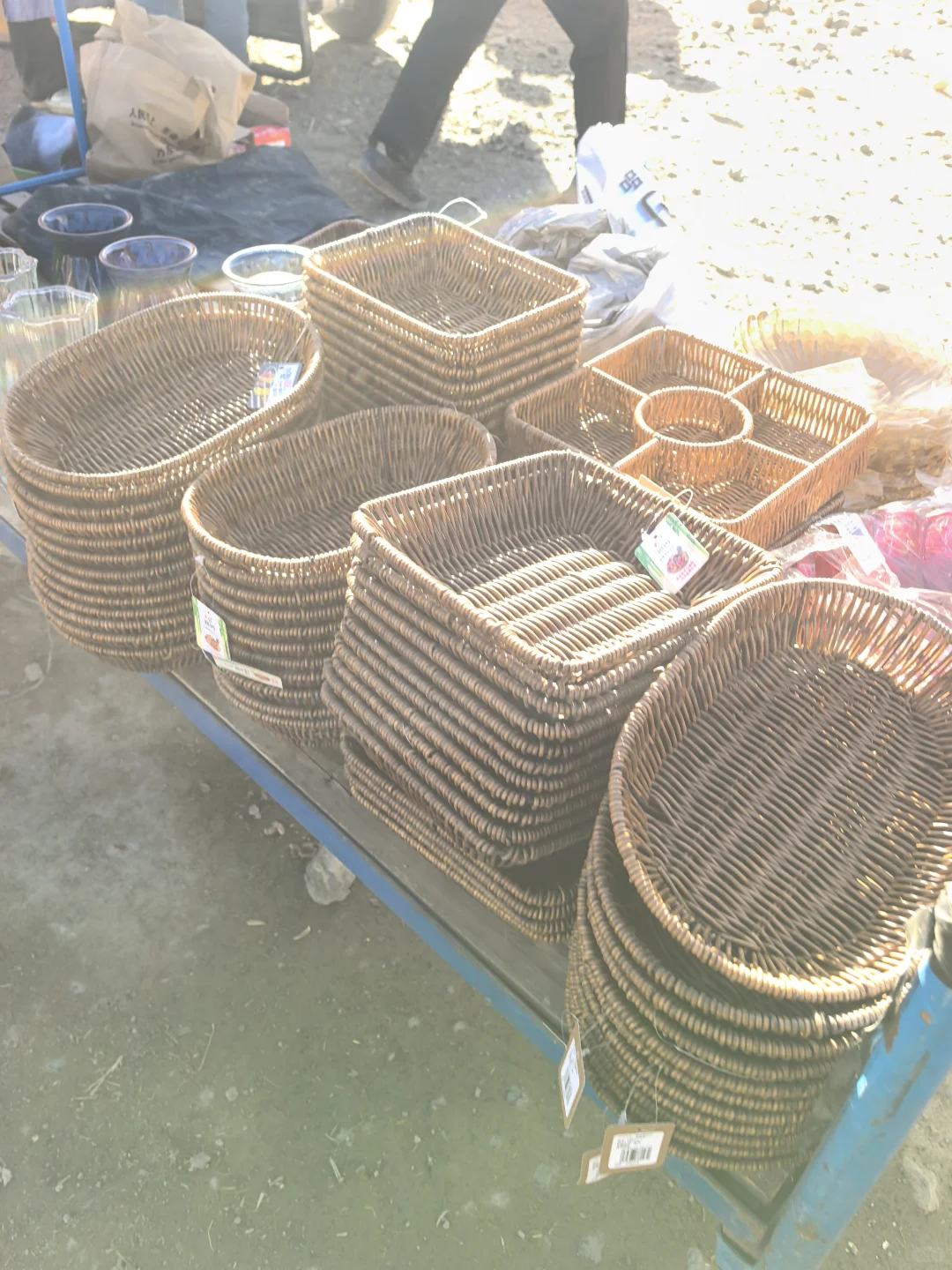 山南乃东的物资交易会