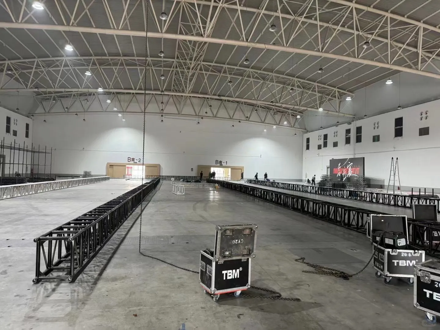 庆典、专业灯光音响、舞台搭建、充气拱门