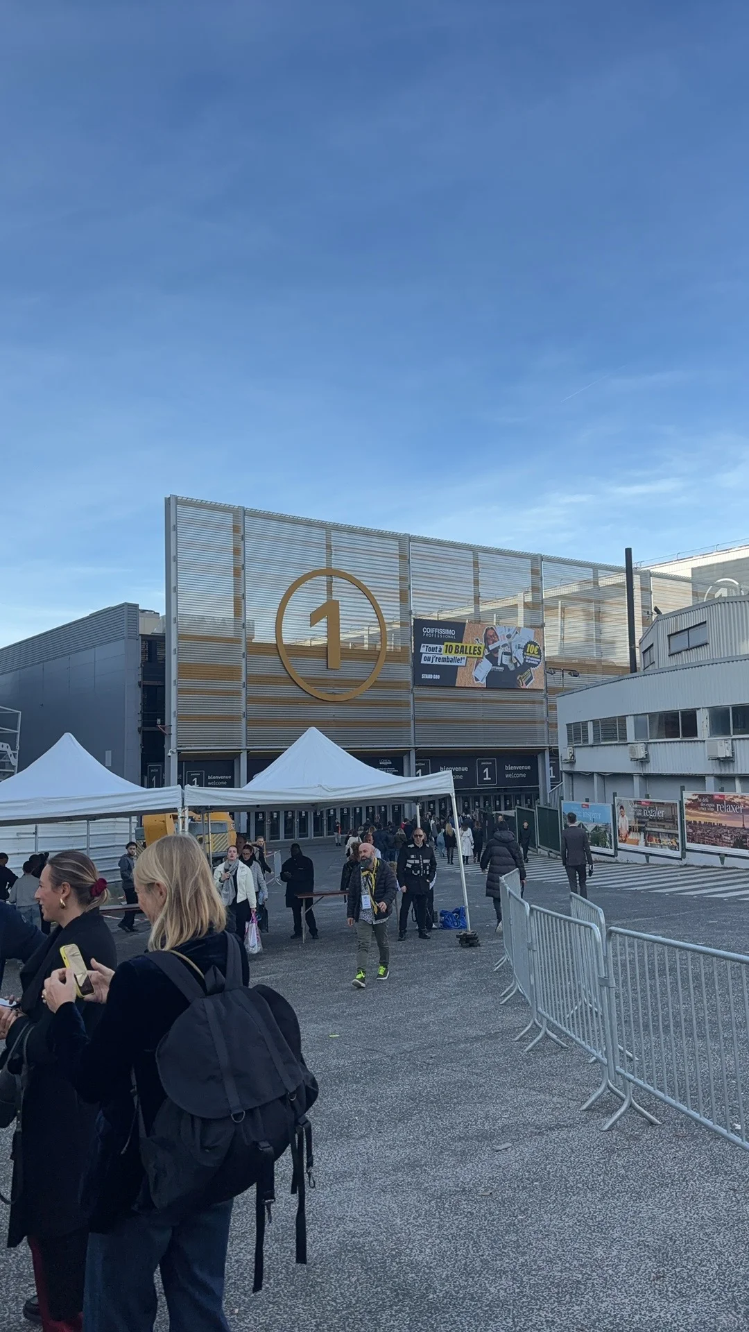 ??巴黎美容美发展