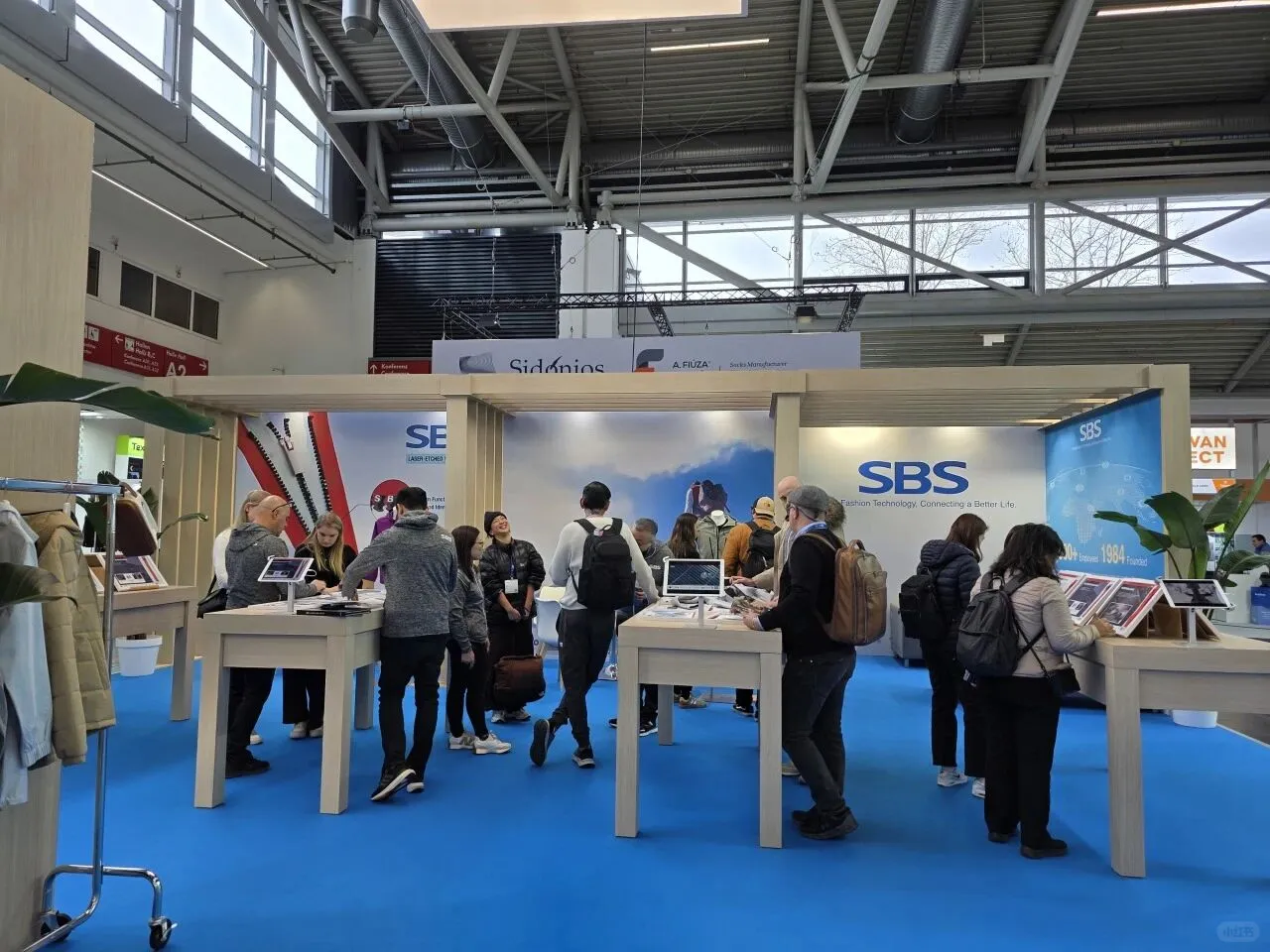 展会快讯:SBS携拉链产品亮相德国ISPO 2025