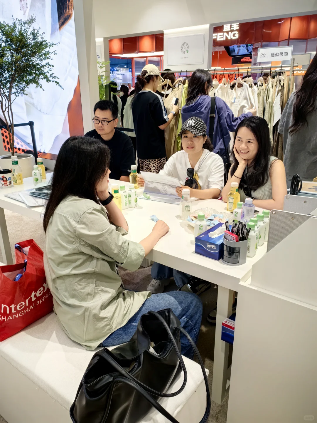 你们的热情，把我们展位都点燃了！?