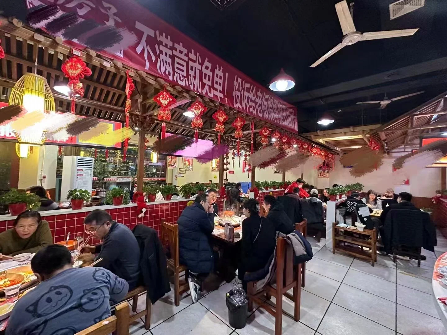 娄底充场人员观众充场临时演员扮演父母亲戚