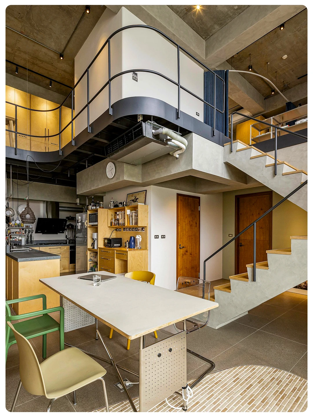 ?Loft 变身 “工业风全能小家”！