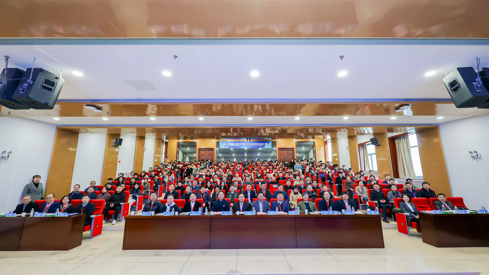 ?会议摄影的专业，是“零失误记录核心价值”！