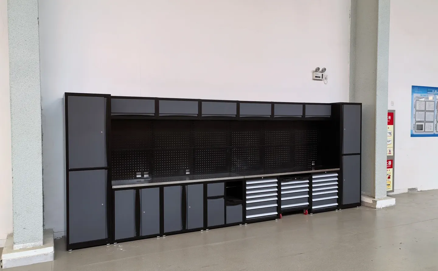 造车的车间真的太震撼了！