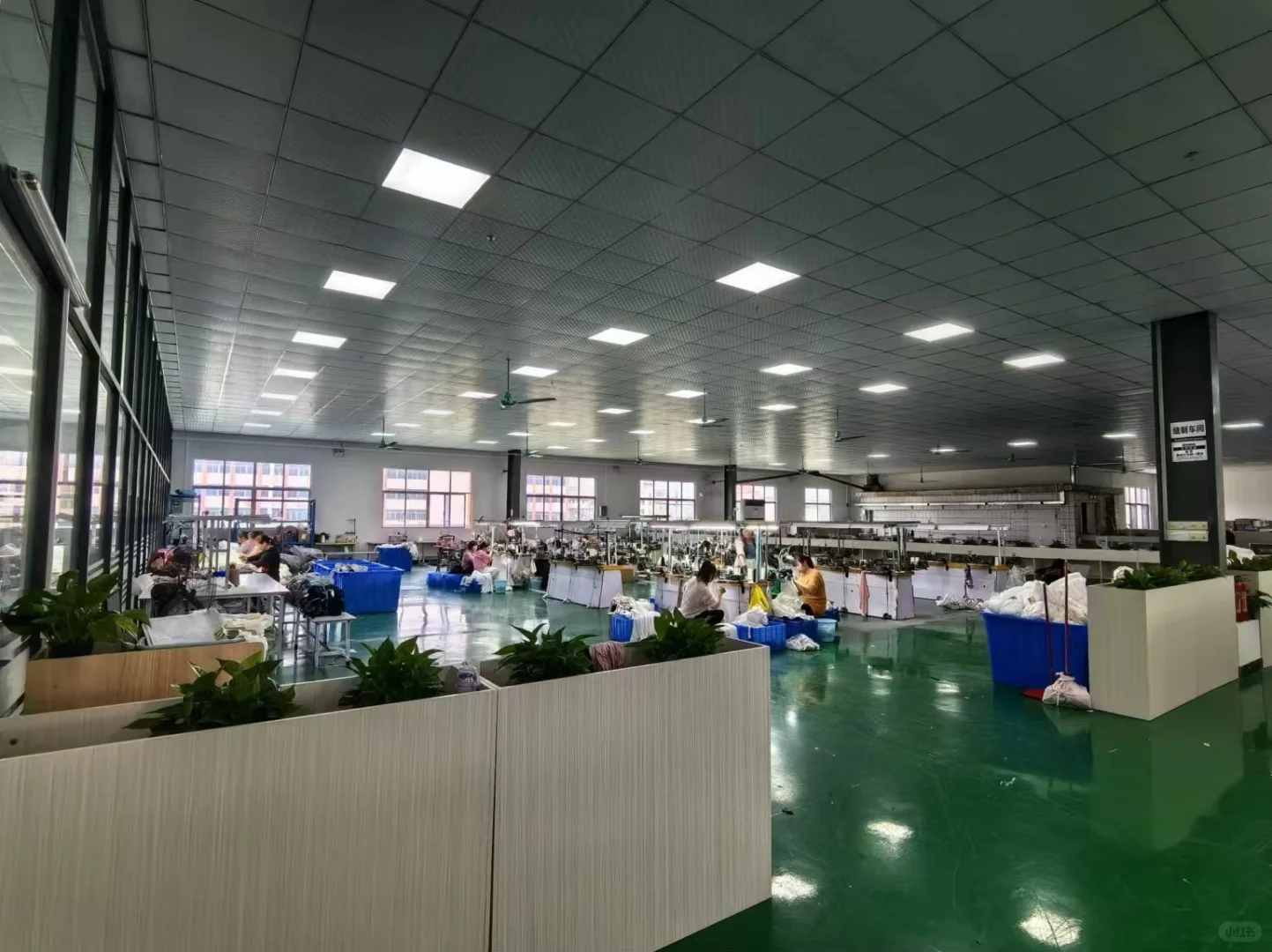 工厂车间图片 你要找的源头工厂在这里