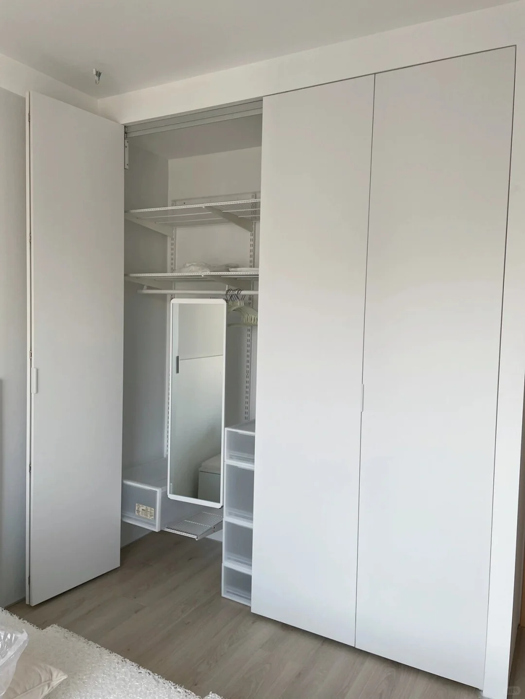 金属极简衣柜｜苏州全屋定制工厂