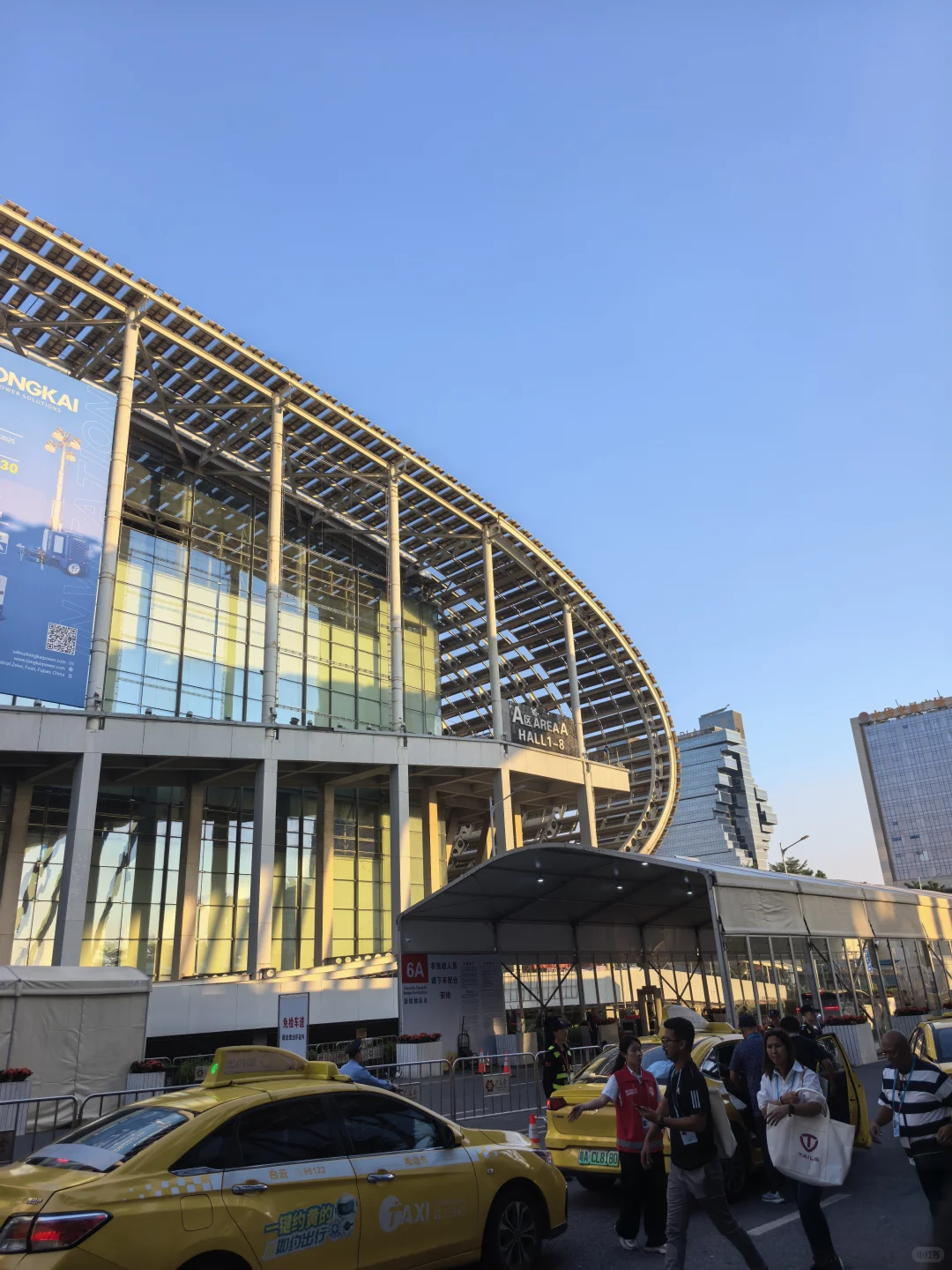 在广交会仿佛出国了