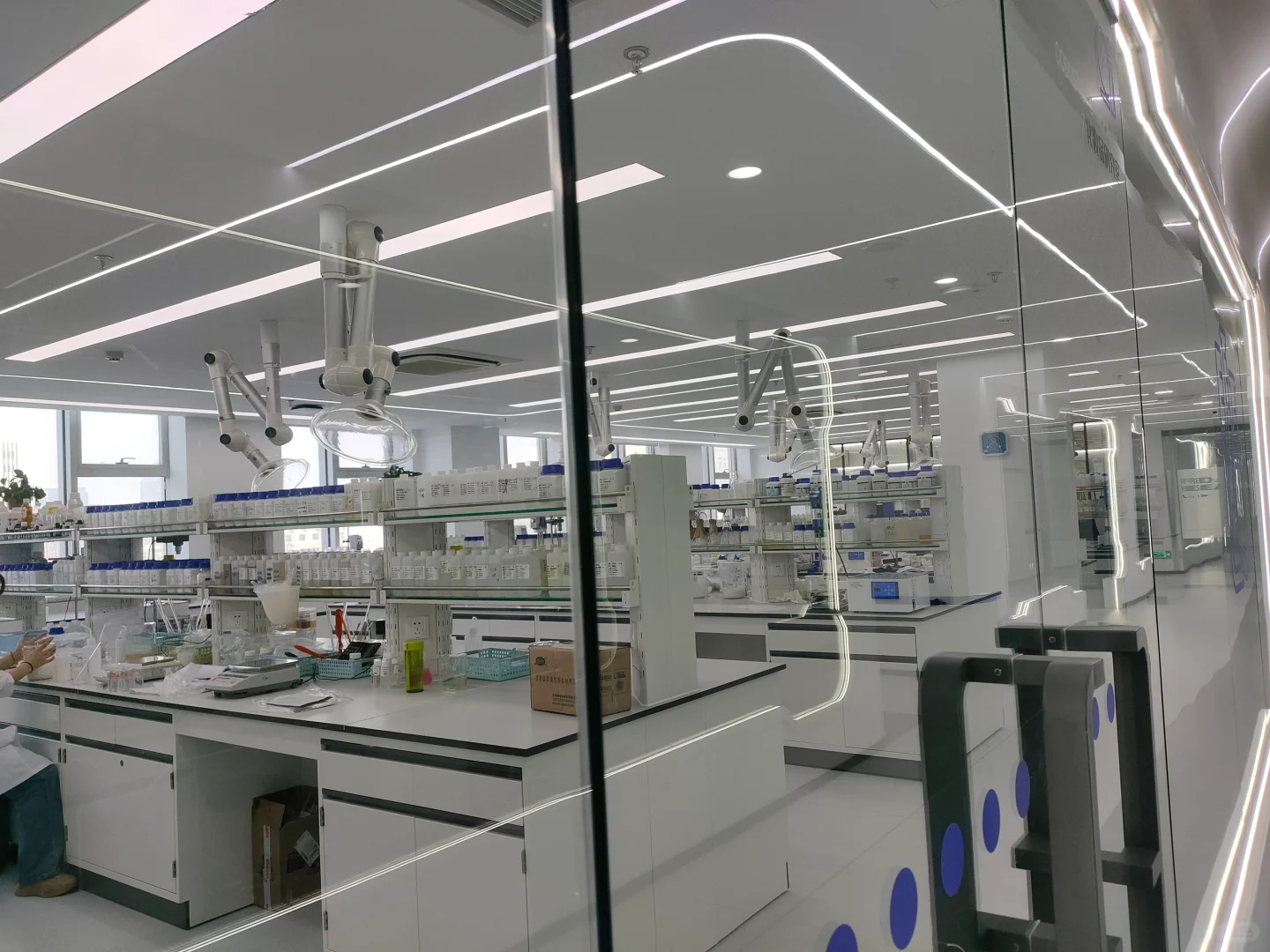 从研发室到生产线！