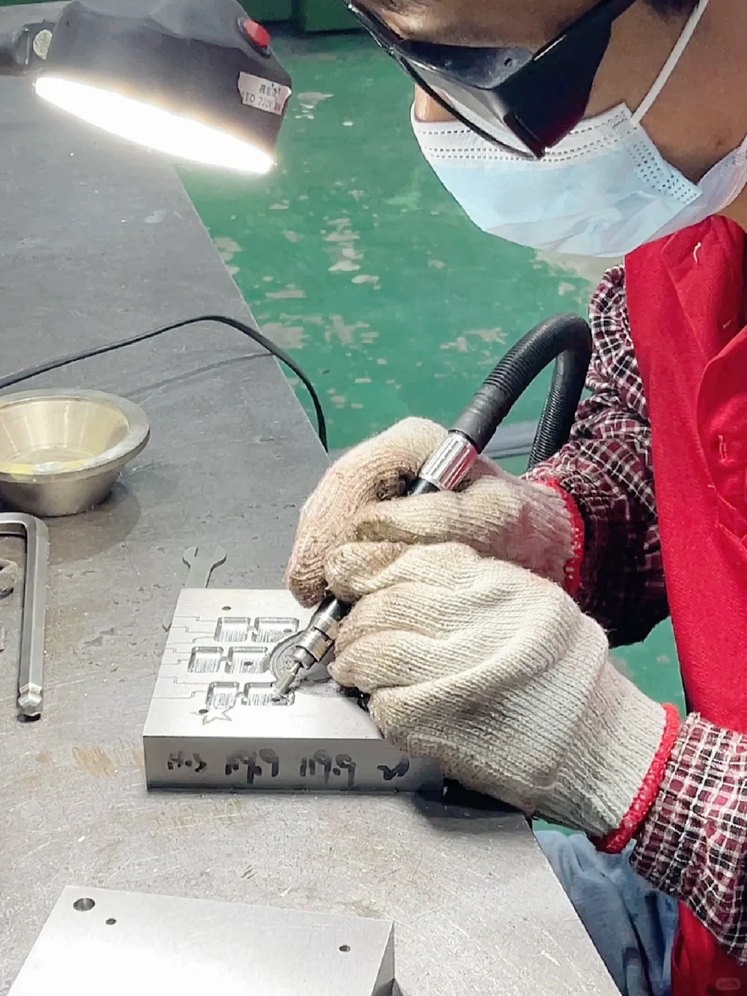 车间记录｜生产一线工人的奋斗日常?