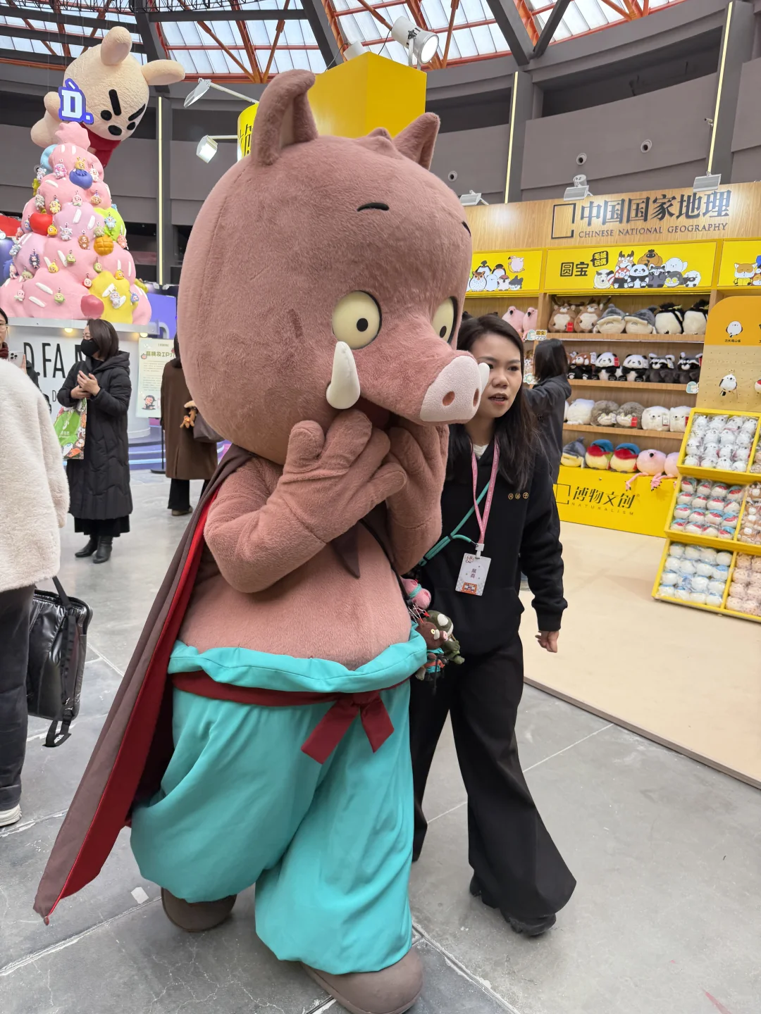 上海 预计明后天大概有100000人来这里