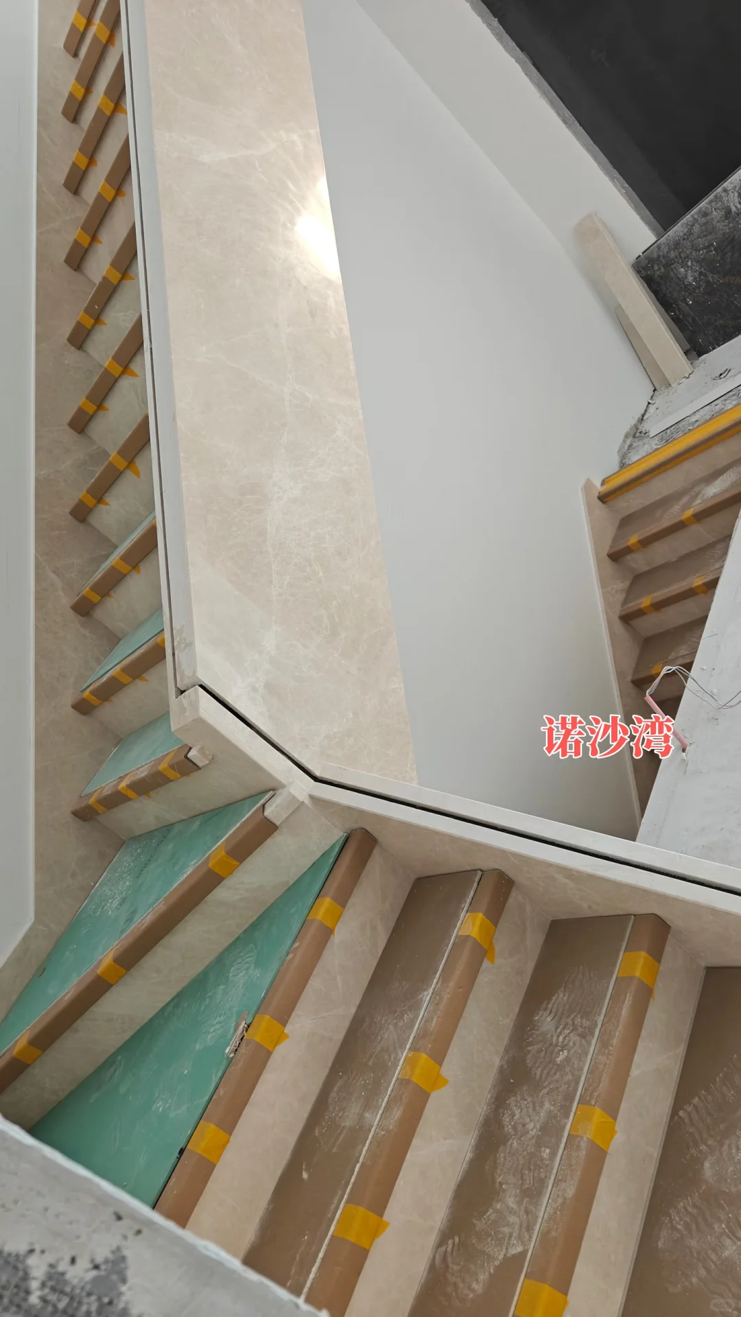 玻璃楼梯扶手价格怎么能差10倍？