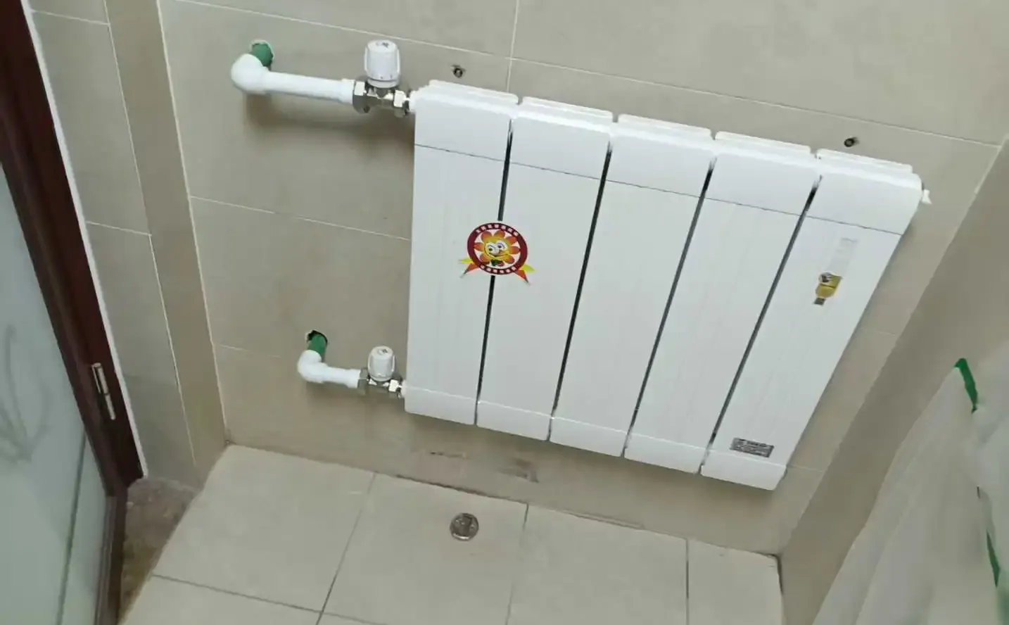 材质与暖气片价格的关系分析