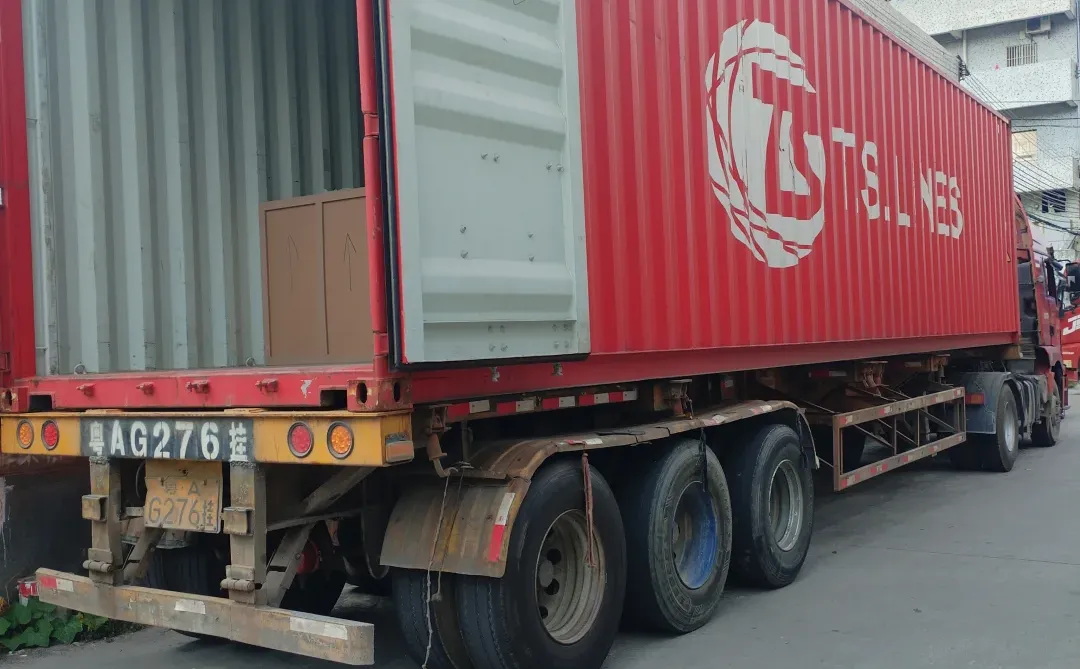 货架工厂，专业生产各种展示架！