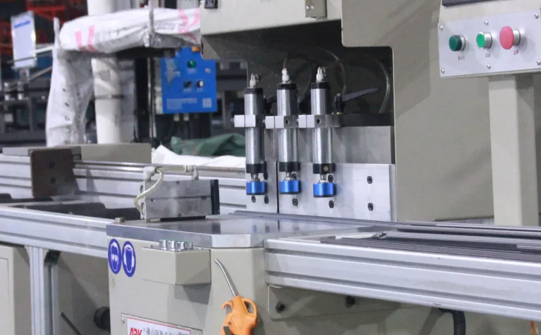 Export doors and windows 专业出口门窗!