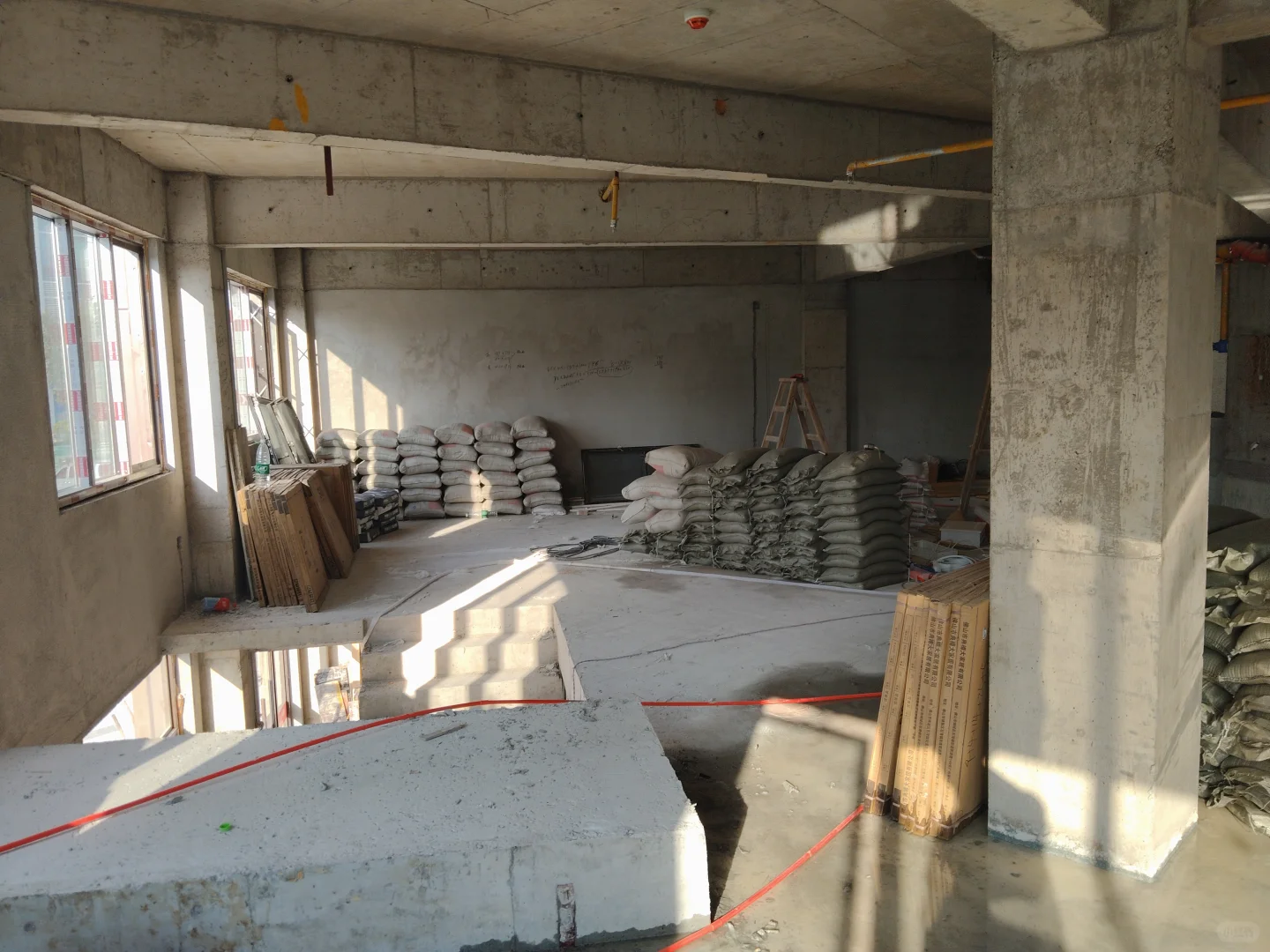 武汉三镇黄沙水泥瓷砖卫浴批发