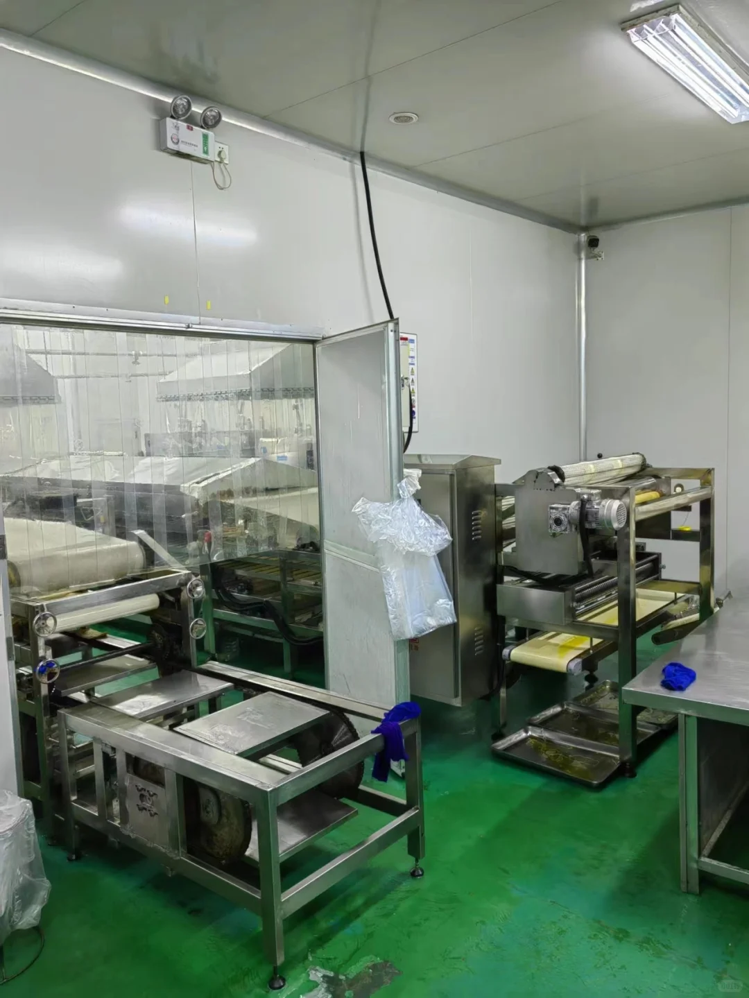 凉皮工厂实拍图