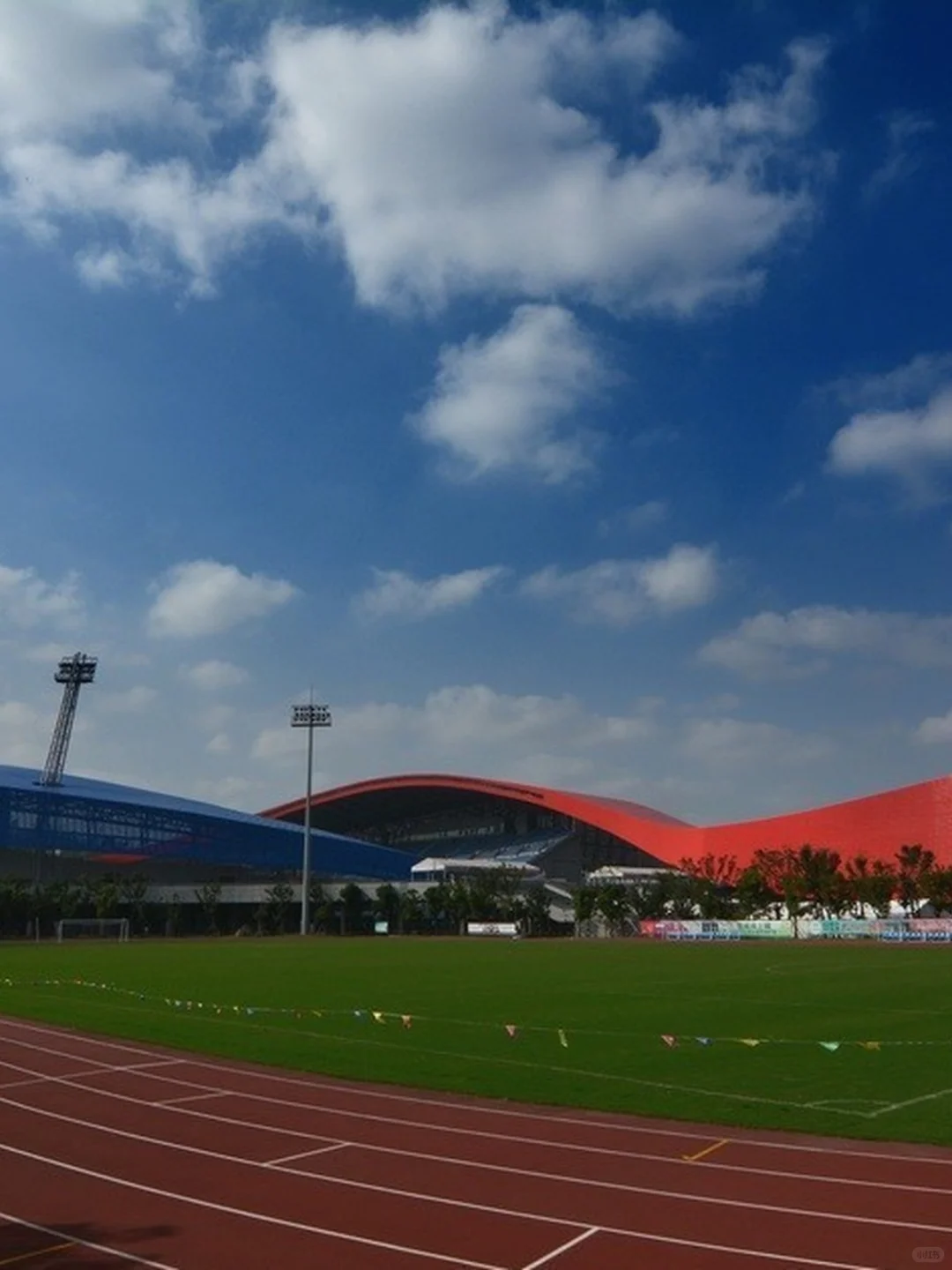 每日球场 | 188 镇江体育会展中心体育场
