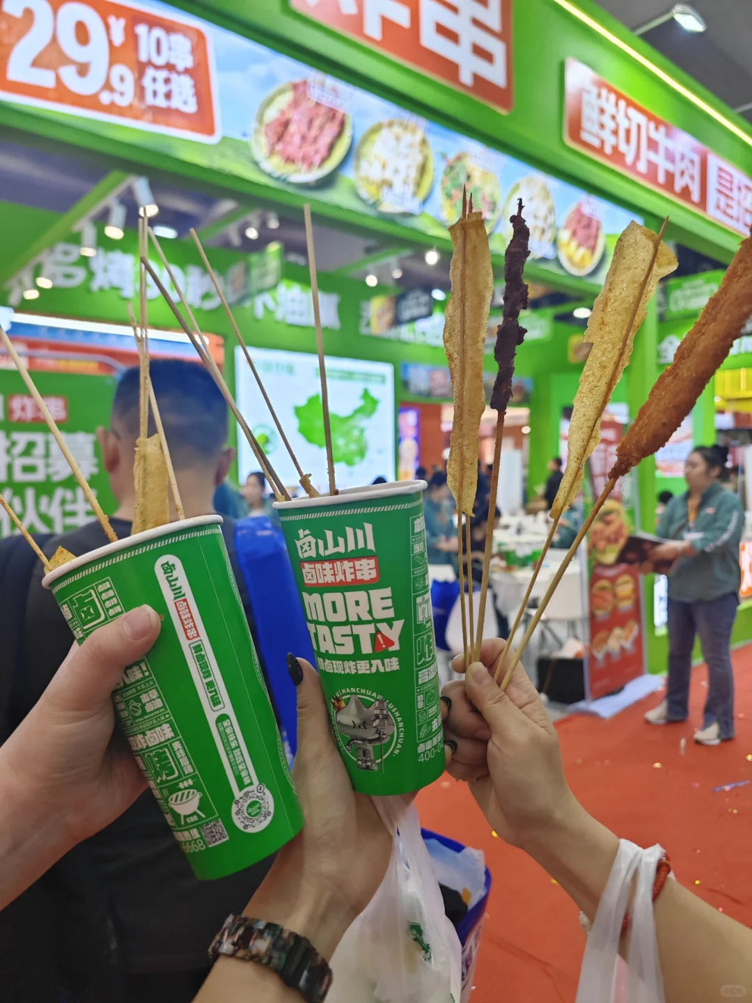 第三年逛加盟展经济果然不景气啊