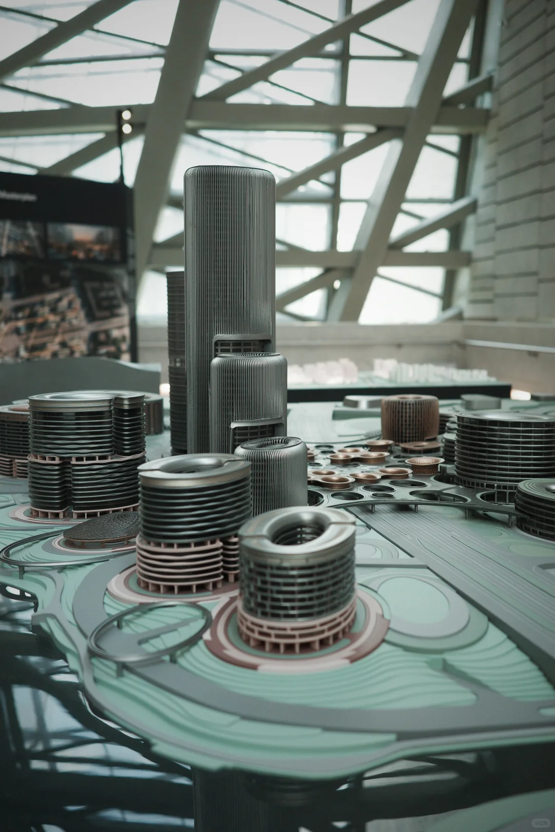 “建筑无垠”扎哈展