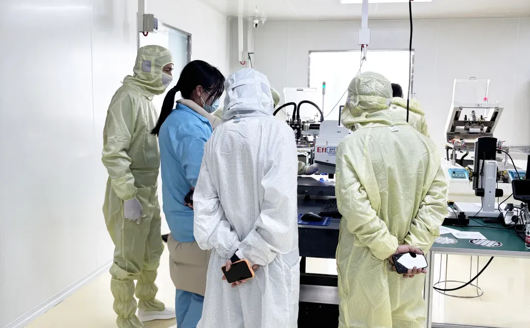 实验室｜4台机器全开，这忙碌场面太真实了